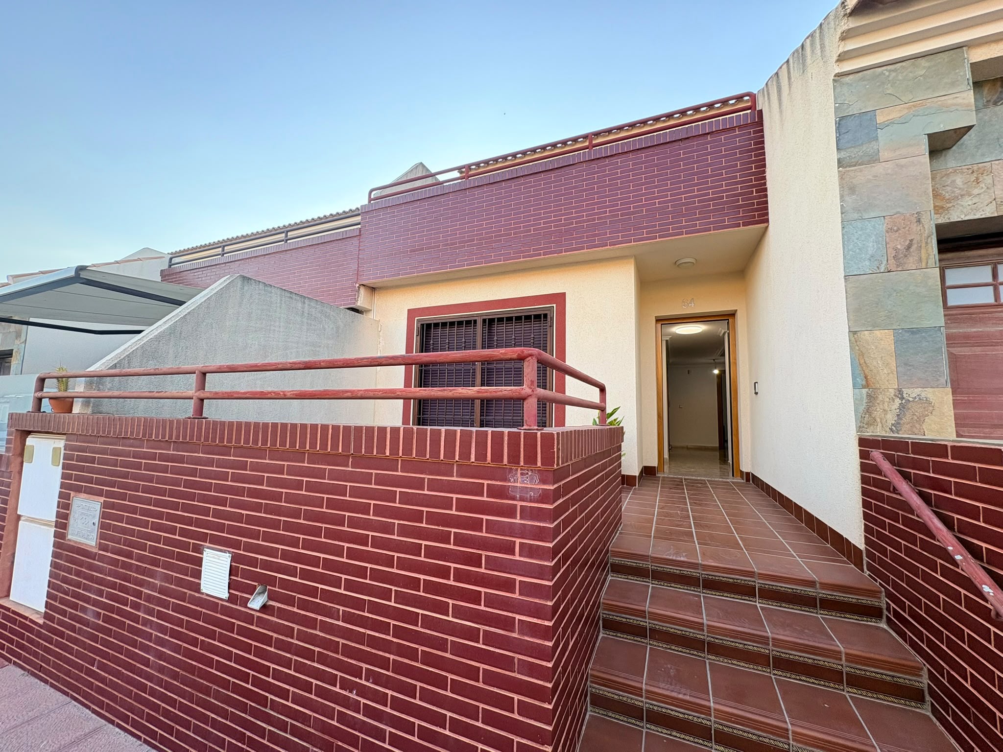 4 Bedroom Long Term Rental in RoldÃ¡n â â¬900 per Month plus bills