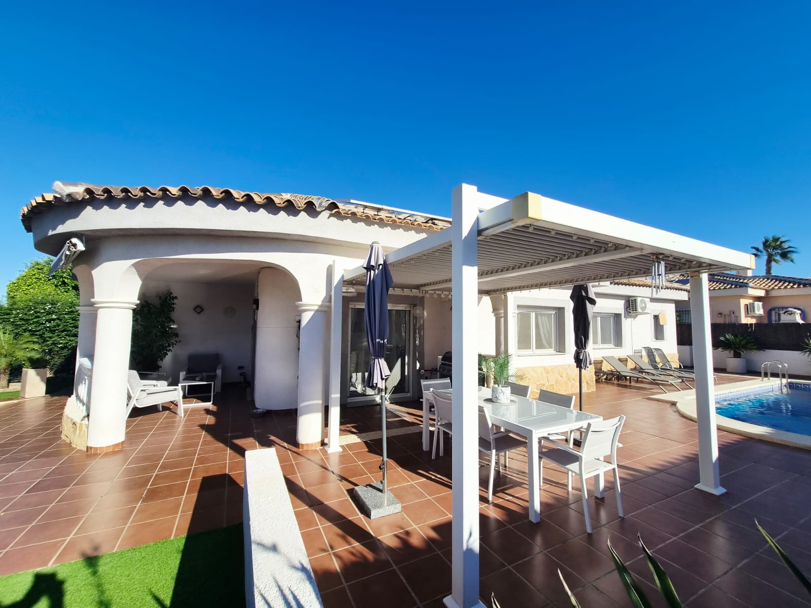 Fully Renovated 4 Bedroom Villa for Sale in Lo Santiago, Murcia